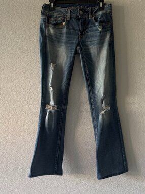 American Eagle Outfitters Bootcut Jeans w/ Embellished Flap Pockets - Size 6